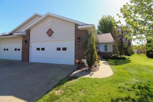 614 West St, Dysart, IA, 52224-9776 | Card Image