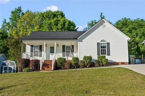 138 Cartridge Ct, Thomasville, NC, 27360-9221 | Card Image