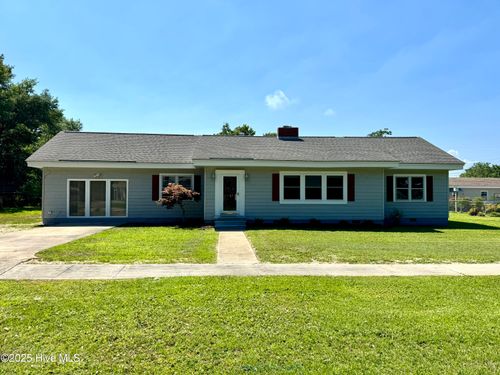 202 Savannah Ave, Morehead City, NC, 28557-2845 | Card Image