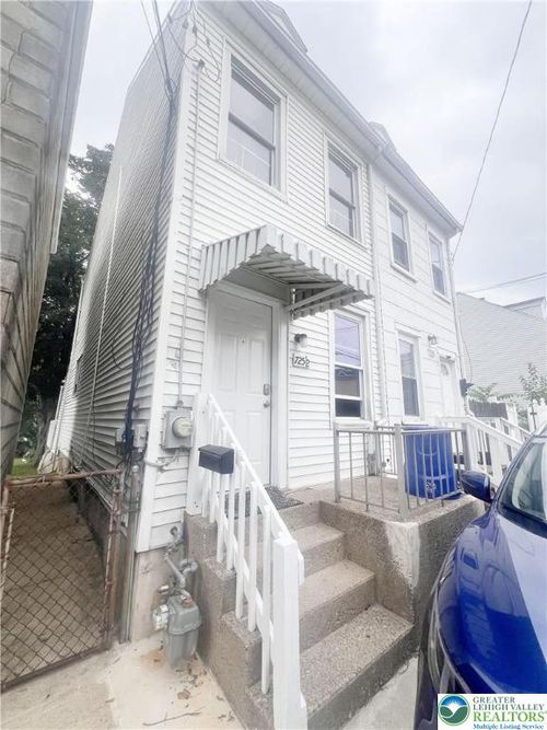 725 Spruce St, EASTON, PA, 18042-4331 | Card Image