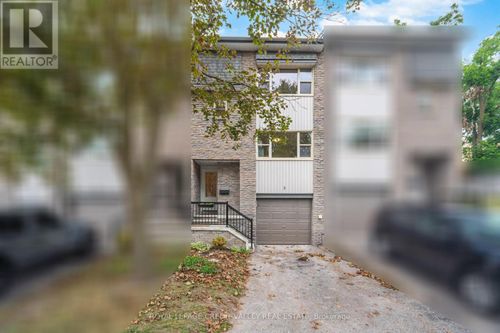 2-2 North St, Barrie, ON, L4M2R9 | Card Image