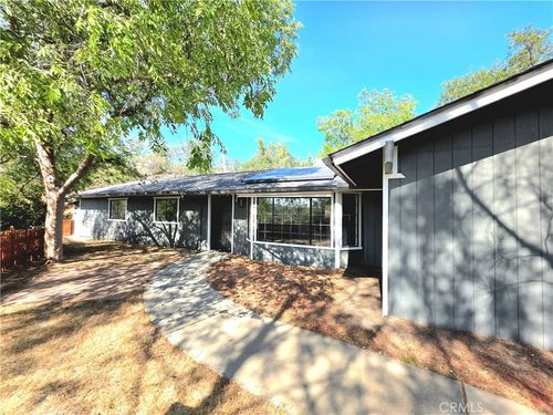 41549 Long Hollow Dr, Coarsegold, CA, 93614-8808 | Card Image