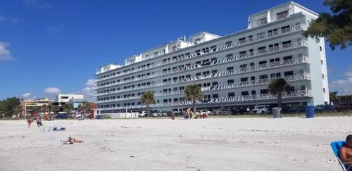 apt-304-8470 W Gulf Blvd, TREASURE ISLAND, FL, 33706-3429 | Card Image