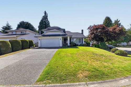 6715 128b St, Surrey, BC, V3W9X7 | Card Image