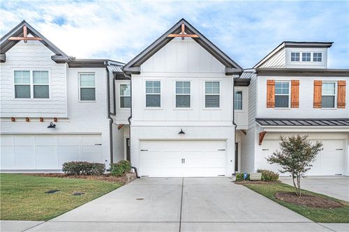 124 Auburn Woods Dr, Auburn, GA, 30011-5004 | Card Image