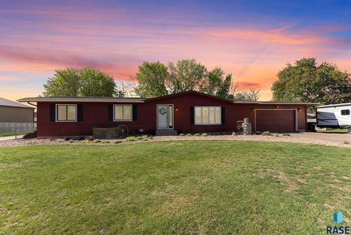 1821 E 34th St N Street N, Sioux Falls, SD, 57104 | Card Image