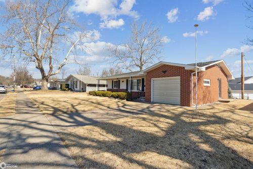 10 Oak Dr, Fort Madison, IA, 52627-2123 | Card Image