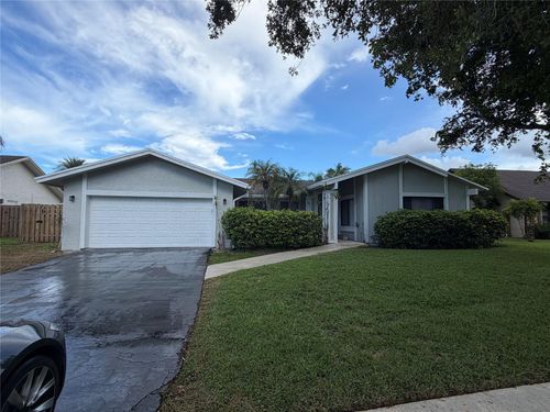 1360 Nw 94th Ave, Plantation, FL, 33322-4221 | Card Image
