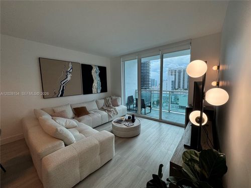 2103-951 Brickell Ave, Miami, FL, 33131-3937 | Card Image