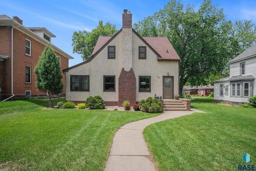 609 N Freeman Ave, Luverne, MN, 56156-1558 | Card Image