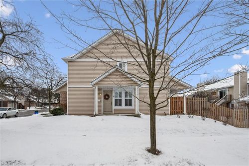 33-205 Highland Cres, Kitchener, ON, N2M5L7 | Card Image