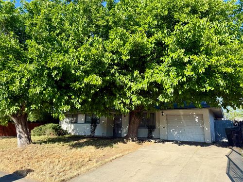 6917 Briggs Drive, Sacramento, CA, 95828 | Card Image
