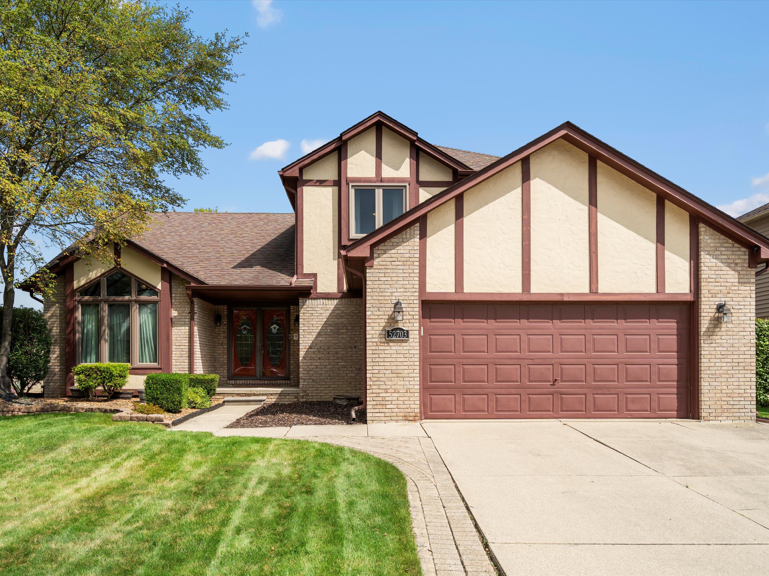 Stag Ridge Dr, Macomb, MI 48042