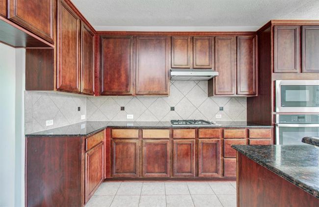 3410 Walden Creek Ln, House other with 3 bedrooms, 3 bathrooms and 2 parking in Pearland TX | Image 12