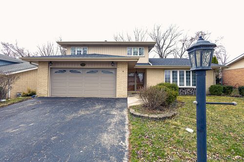 10460 Winter Park Dr, Palos Hills, IL, 60465-1749 | Card Image