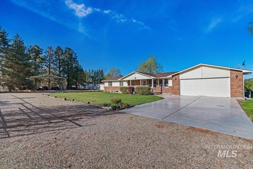 2439 Julie Ave, Emmett, ID, 83617-9562 | Card Image