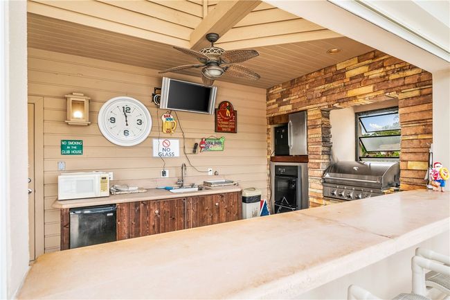 Poolside Bar. | Image 31