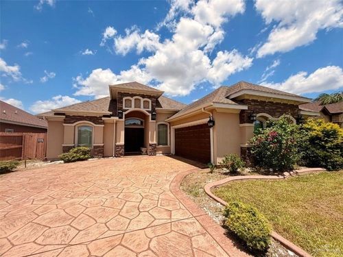 606 W 27th St, Mission, TX, 78574-7787 | Card Image