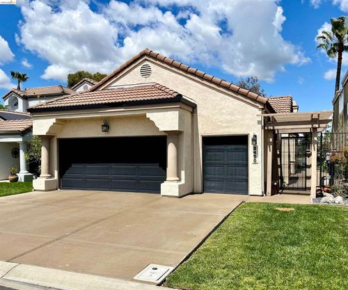 2420 Wayfarer Ct, Discovery Bay, CA, 94505-1426 | Card Image