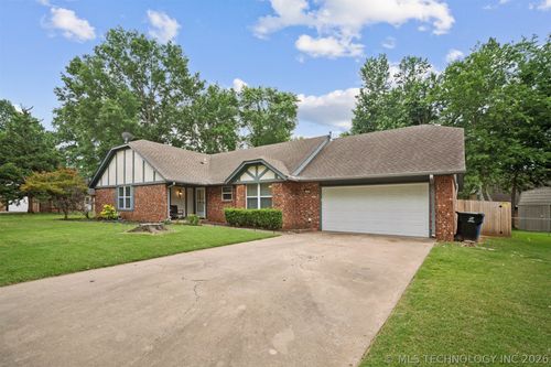 205 Baton Rouge St, Broken Arrow, OK, 74011-6608 | Card Image
