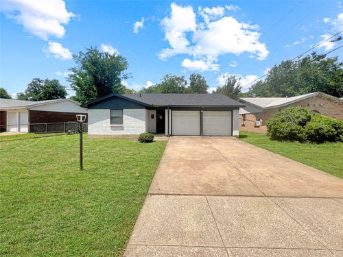 3008 Farrell Ln, Fort Worth, TX, 76119-1526 | Card Image