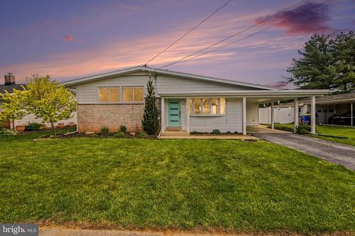 105 June Dr, Camp Hill, PA, 17011-5069 | Card Image
