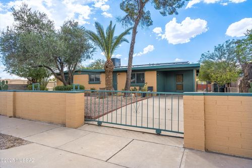 450 W Calle Ramona, Tucson, AZ, 85706-4025 | Card Image