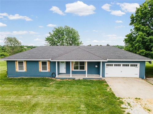 8531 Southpoint Dr, Richmond, MO, 64085-8606 | Card Image