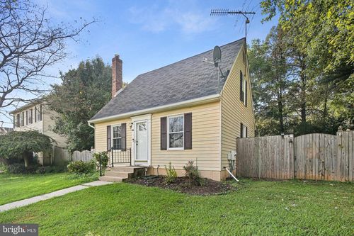 902 Black Spruce Ln, SYKESVILLE, MD, 21784-7938 | Card Image