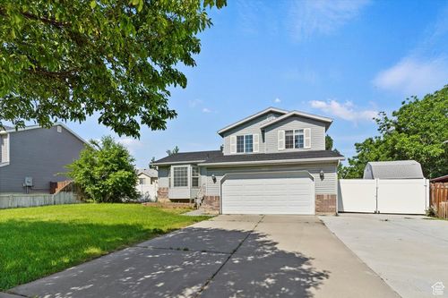 909 White Pine Dr, Tooele, UT, 84074-9480 | Card Image
