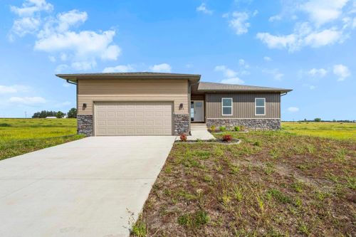 155 Paradise Blvd, Waterloo, IA, 50701 | Card Image