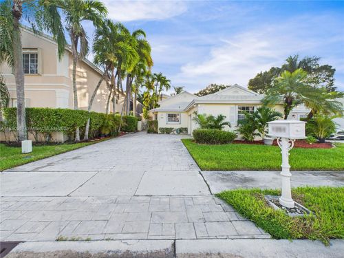 1251 Wilshire Cir E, Pembroke Pines, FL, 33027-2211 | Card Image