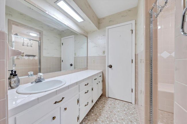 UPDATED FULL BATH | Image 49