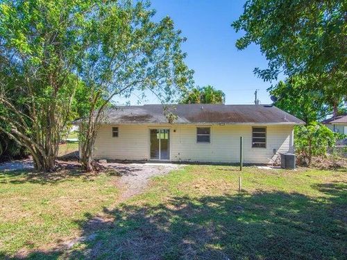 526 Nw Kingston St, Port St. Lucie, FL, 34983-8640 | Card Image