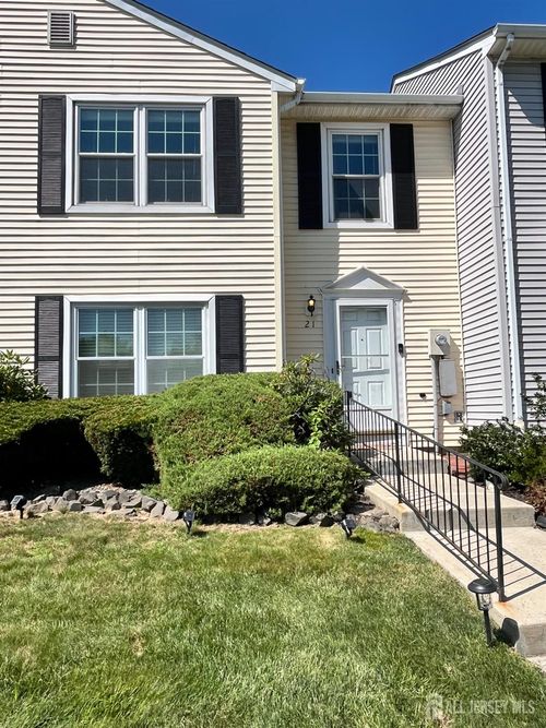 21 Byrnes Ln W, Sayreville, NJ, 08872-2215 | Card Image