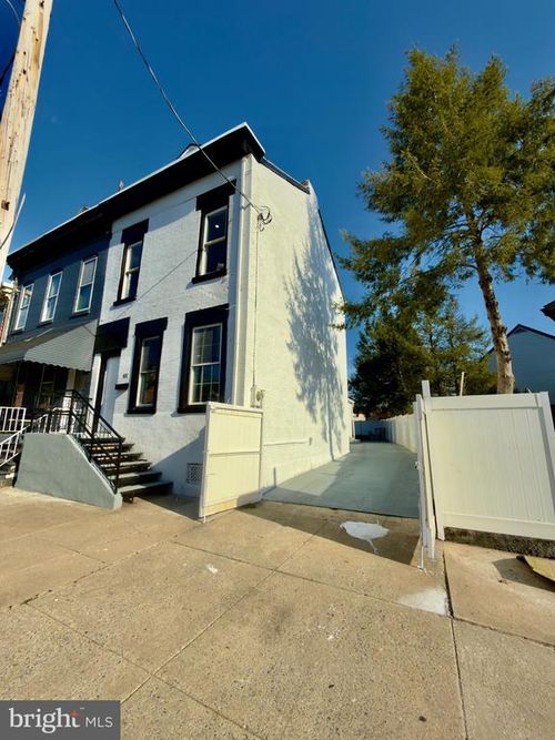 430 Bingaman St, READING, PA, 19602-2612 | Card Image