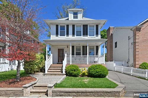 34 Gordon St, Ridgefield Park, NJ, 07660-1150 | Card Image