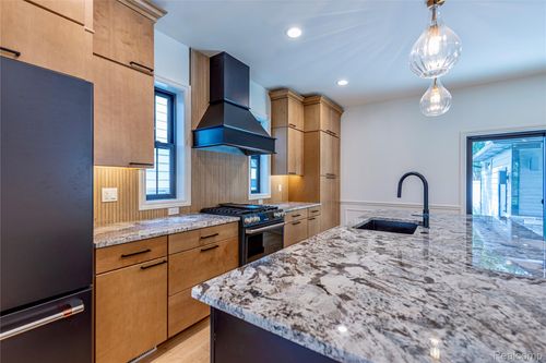 1935 Brookwood Ave, Royal Oak, MI, 48073-4181 | Card Image