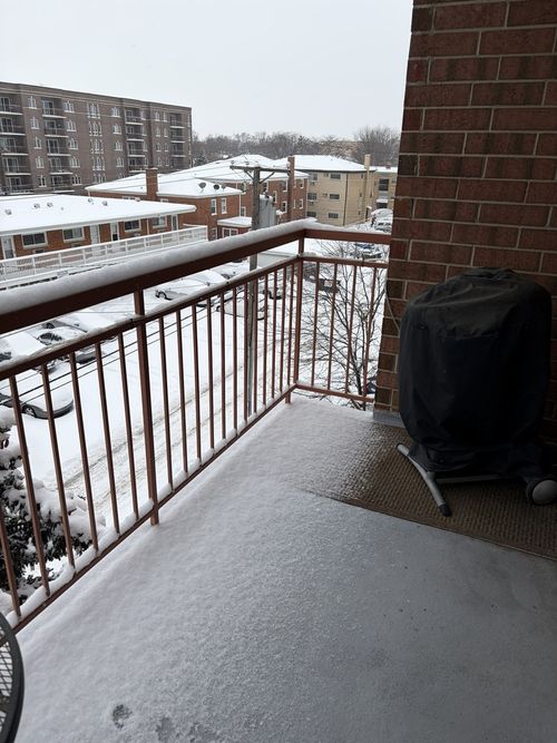 unit-404-1349 E Washington St, Des Plaines, IL, 60016-9800 | Card Image