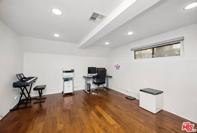 2 - 10229 Variel Ave, Condo with 3 bedrooms, 4 bathrooms and null parking in Chatsworth CA | Image 23