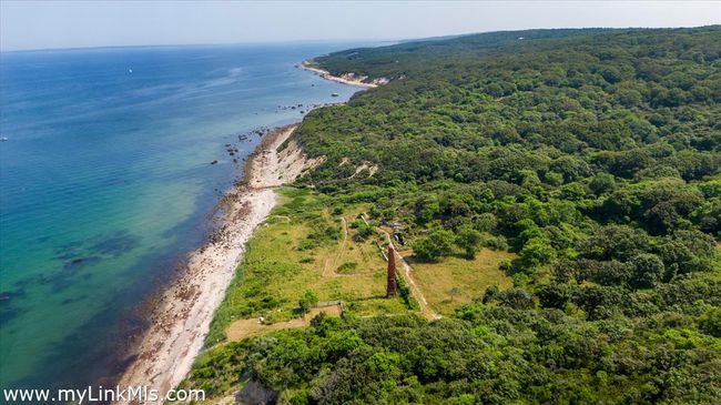 100 Gosnolds Way, House other with 4 bedrooms, 3 bathrooms and null parking in Chilmark MA | Image 45