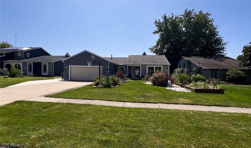 4101 Ivanhoe Dr, Lorain, OH, 44053-1560 | Card Image