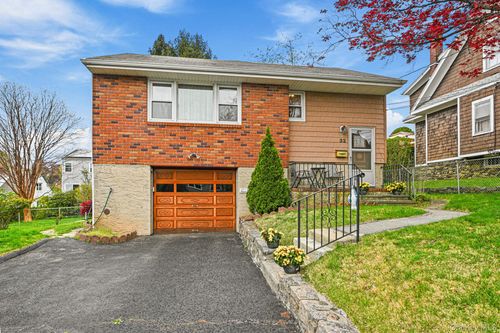 32 Chase Ave, White Plains, NY, 10606-2238 | Card Image