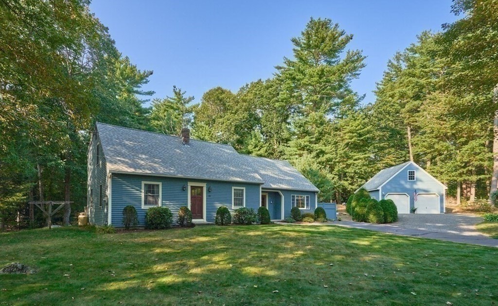North Dr, Fiskdale, MA 01518