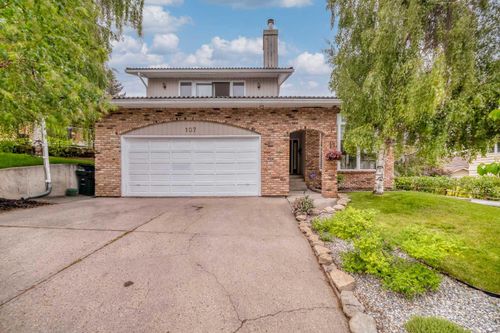 107 Edgehill Court Nw, Calgary, AB, T3A2X3 | Card Image