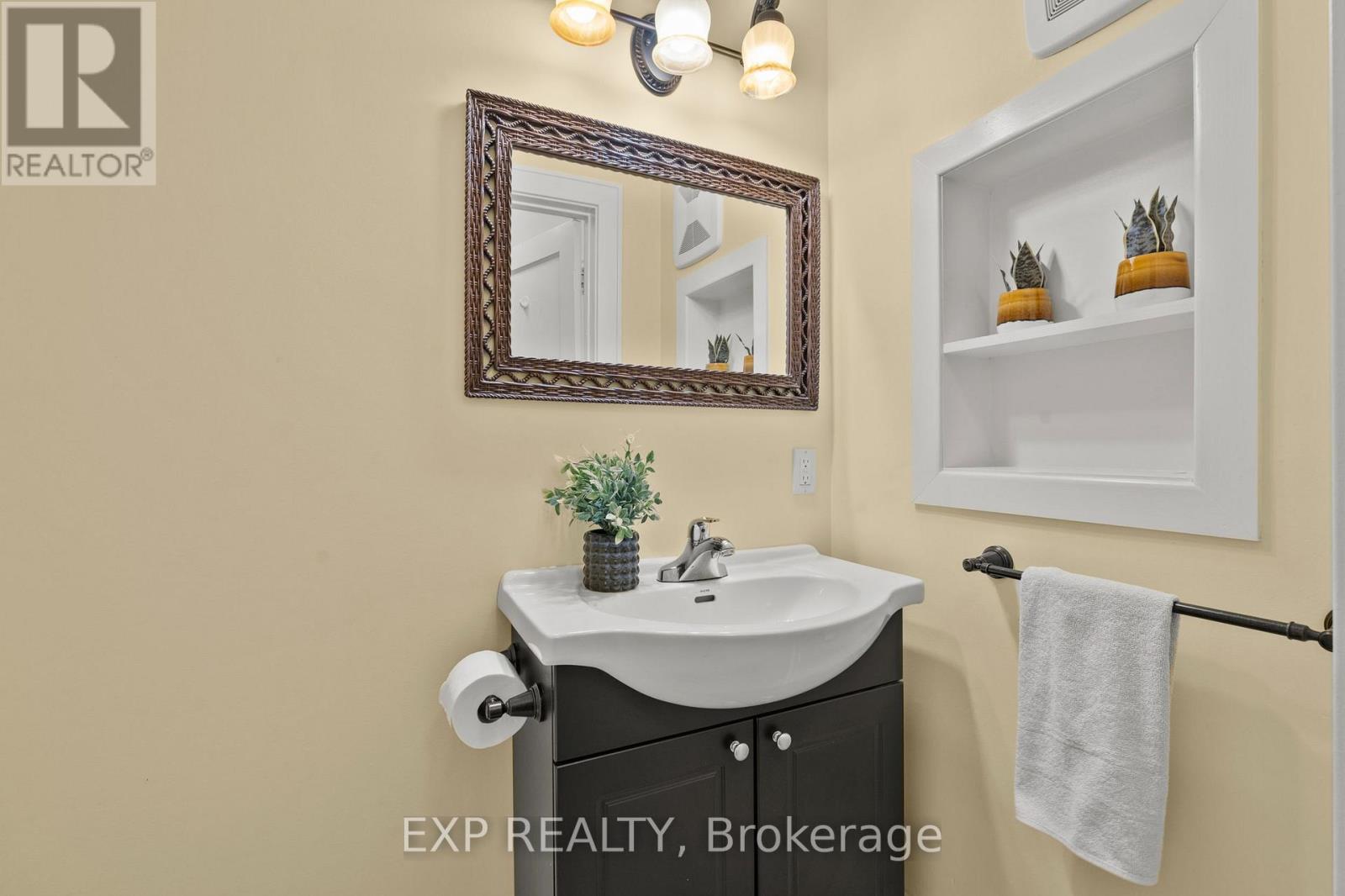 Residential in Wainfleet (Marshville/Winger) 4