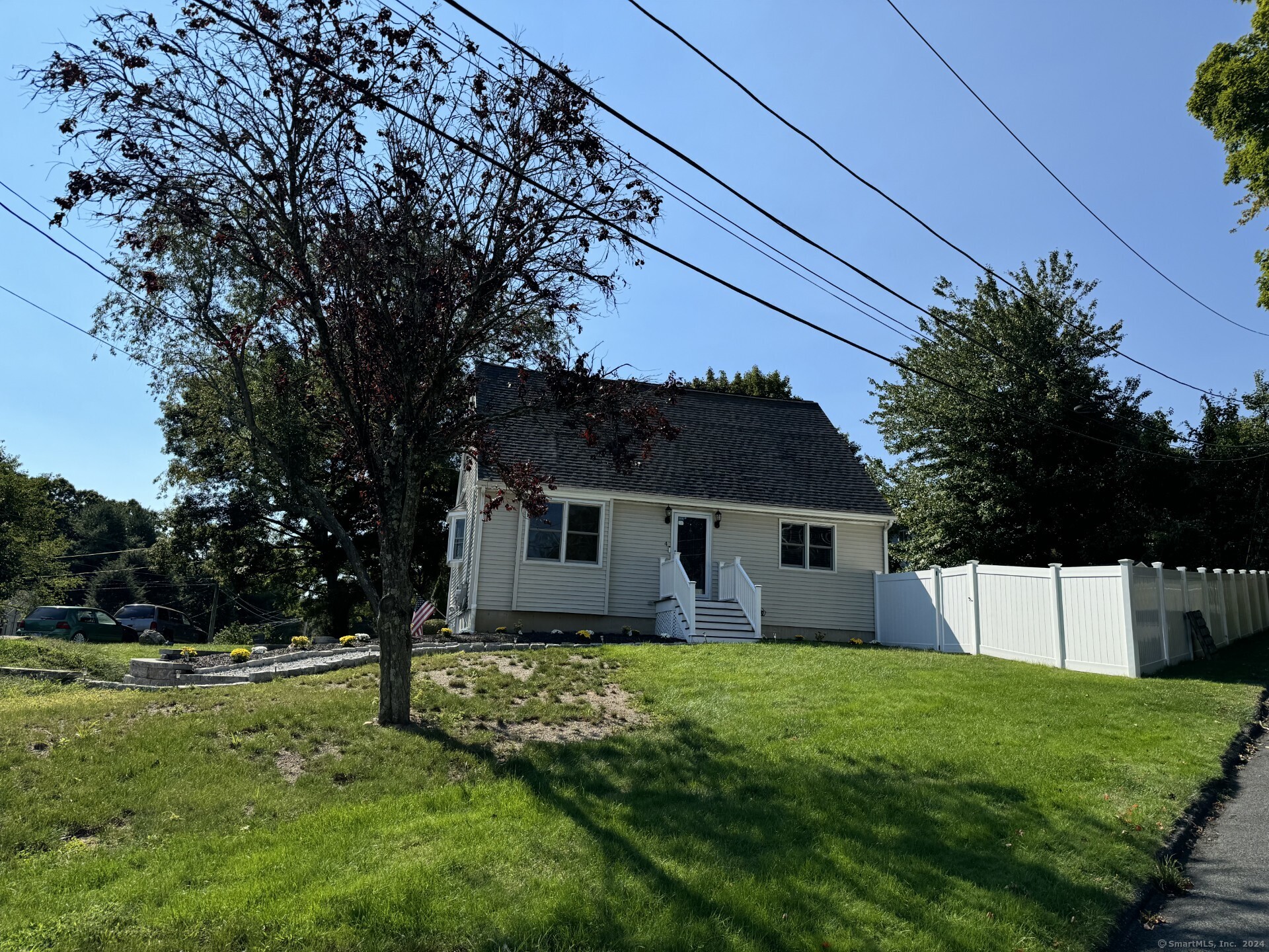 Tuxedo Ave, Shelton, CT 06484