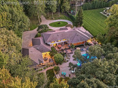 17477 Iris Cir, Clinton Twp, MI, 48036-2057 | Card Image