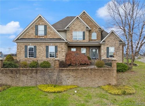 3028 Crystal Lake Dr, Jeffersonville, IN, 47130-8948 | Card Image