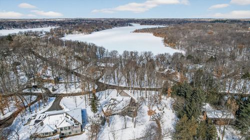 8475 Hidden Bay Trl N, Lake Elmo, MN, 55042-9526 | Card Image